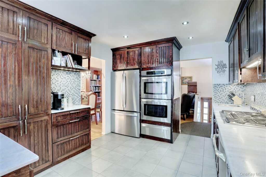 1 Forest Glen Court, Suffern, NY 10901 - Photo 12 of 46