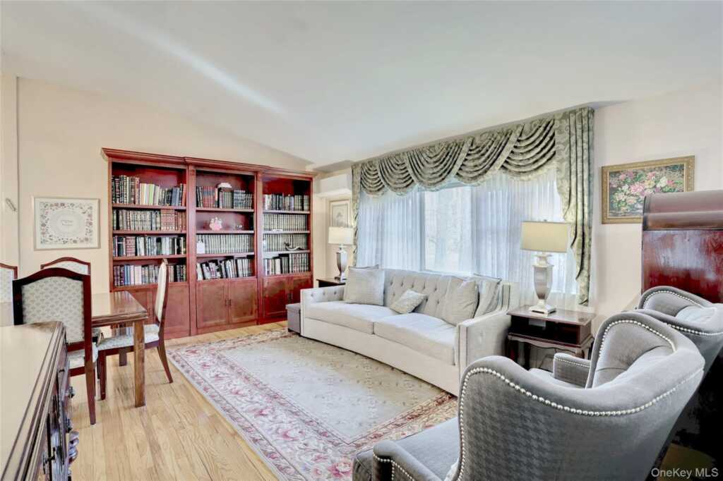 1 Forest Glen Court, Suffern, NY 10901 - Photo 5 of 46