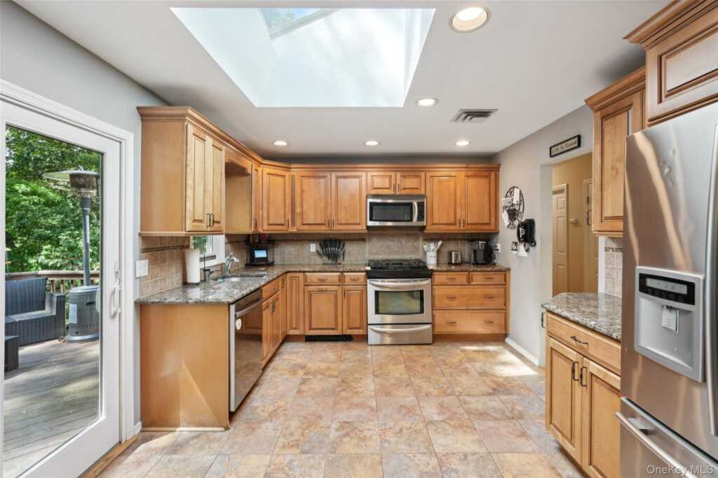 27A Claremont Lane, Suffern, NY 10901 - Photo 11 of 43