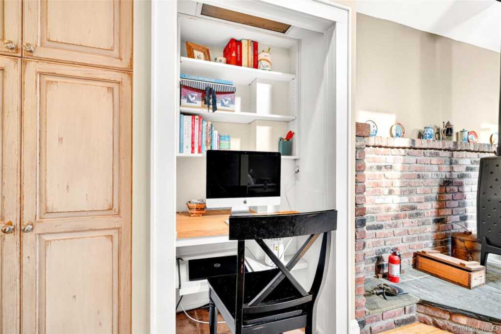 77 Hunt Avenue, Pearl River, NY 10965 - Photo 12 of 50