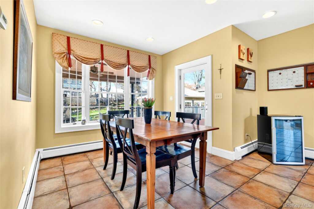 77 Hunt Avenue, Pearl River, NY 10965 - Photo 18 of 50