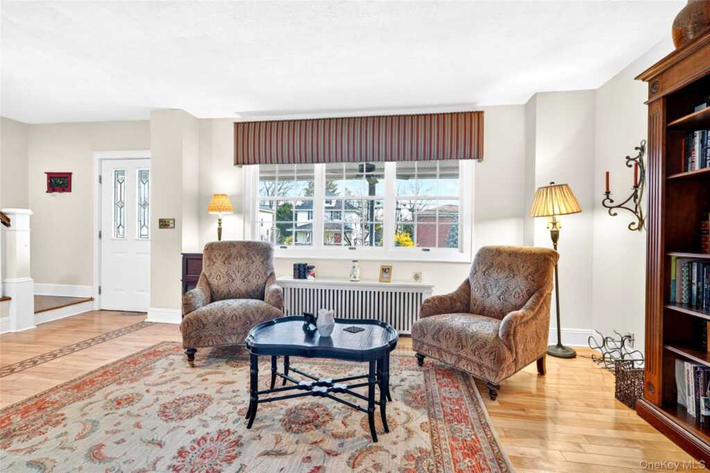 77 Hunt Avenue, Pearl River, NY 10965 - Photo 3 of 50