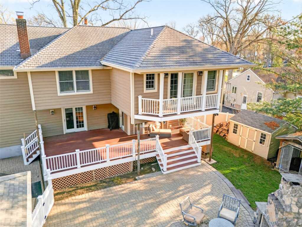 77 Hunt Avenue, Pearl River, NY 10965 - Photo 31 of 50