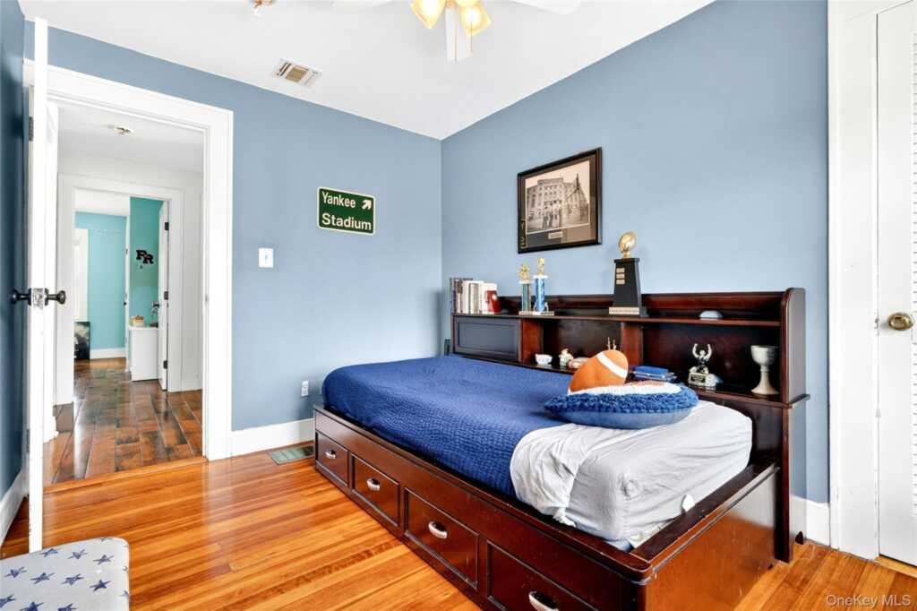 77 Hunt Avenue, Pearl River, NY 10965 - Photo 38 of 50