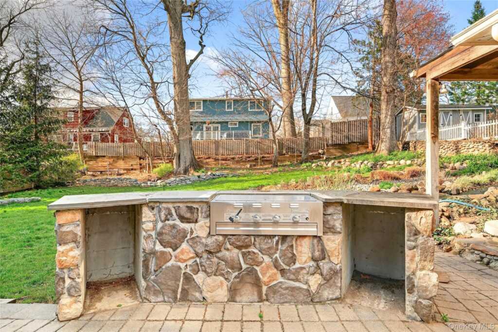 77 Hunt Avenue, Pearl River, NY 10965 - Photo 45 of 50