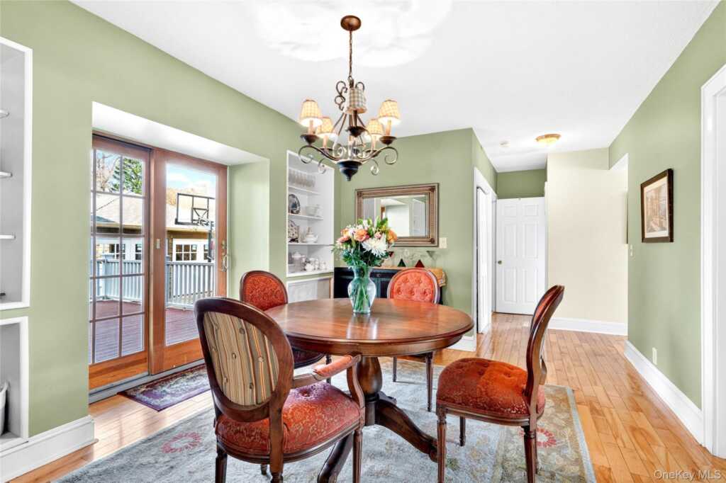 77 Hunt Avenue, Pearl River, NY 10965 - Photo 5 of 50