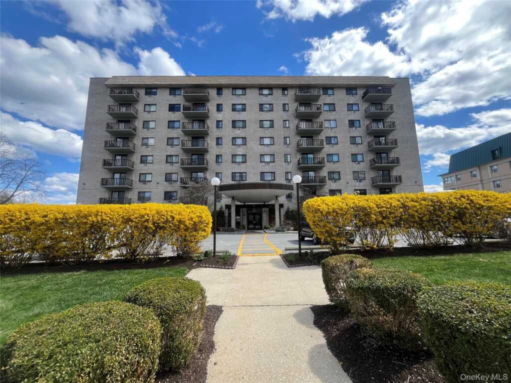 666 Pelham Road, Unit #3A, New Rochelle, NY 10805