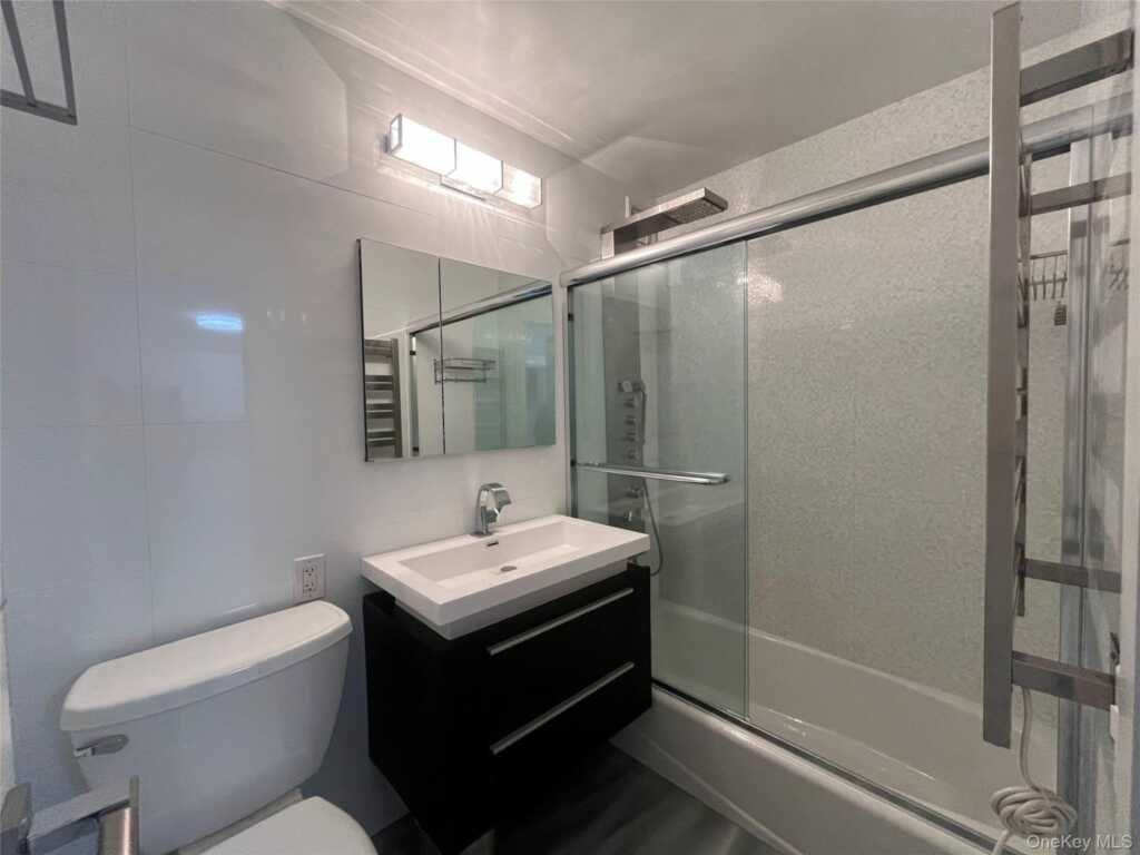 666 Pelham Road, Unit #3A, New Rochelle, NY 10805 - Photo 14 of 26