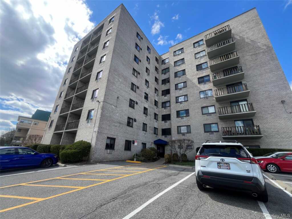 666 Pelham Road, Unit #3A, New Rochelle, NY 10805 - Photo 25 of 26