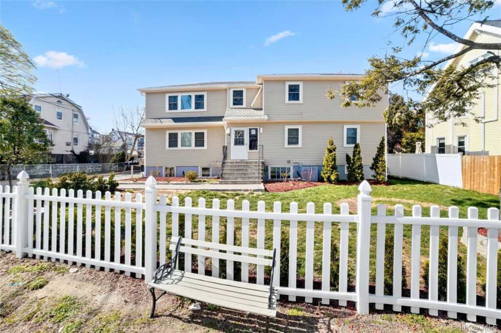 276 5th Avenue, New Rochelle, NY 10801 - Photo 2 of 40