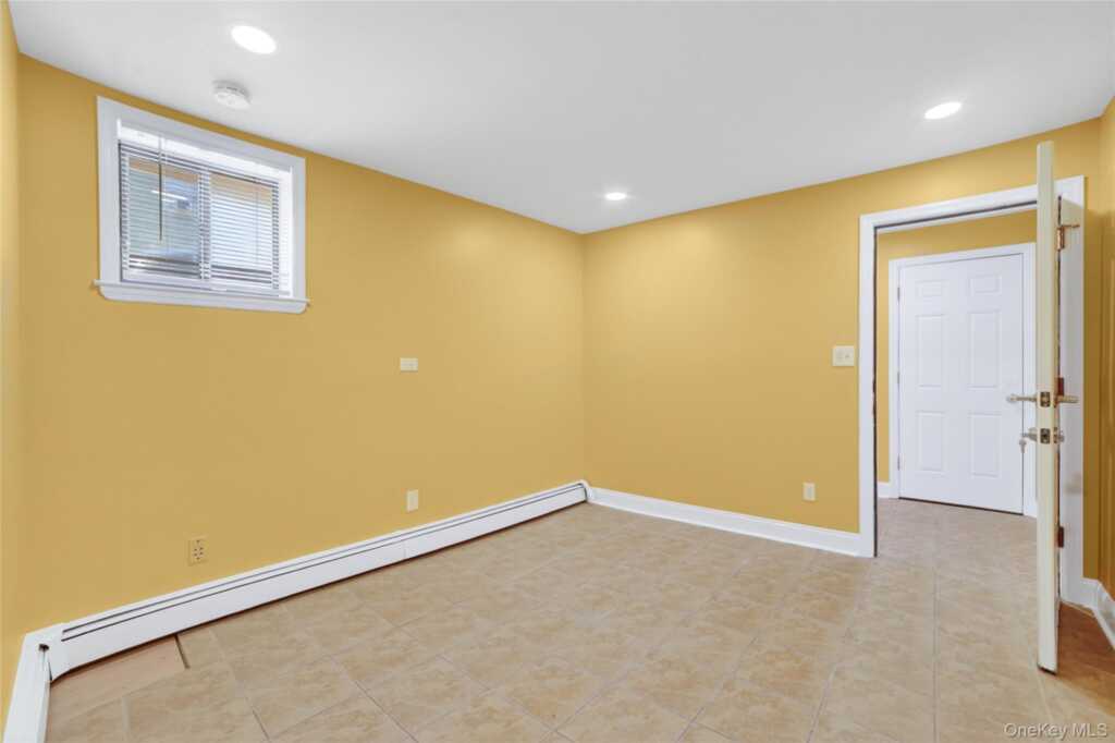 276 5th Avenue, New Rochelle, NY 10801 - Photo 26 of 40