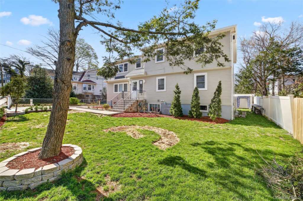 276 5th Avenue, New Rochelle, NY 10801 - Photo 3 of 40