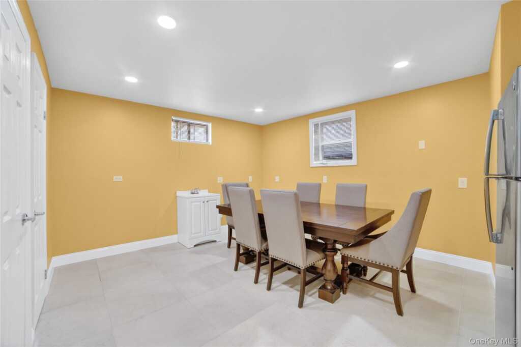 276 5th Avenue, New Rochelle, NY 10801 - Photo 33 of 40