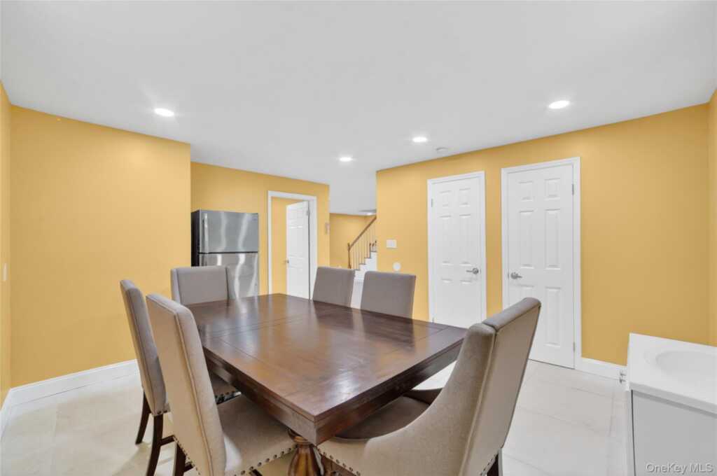 276 5th Avenue, New Rochelle, NY 10801 - Photo 34 of 40