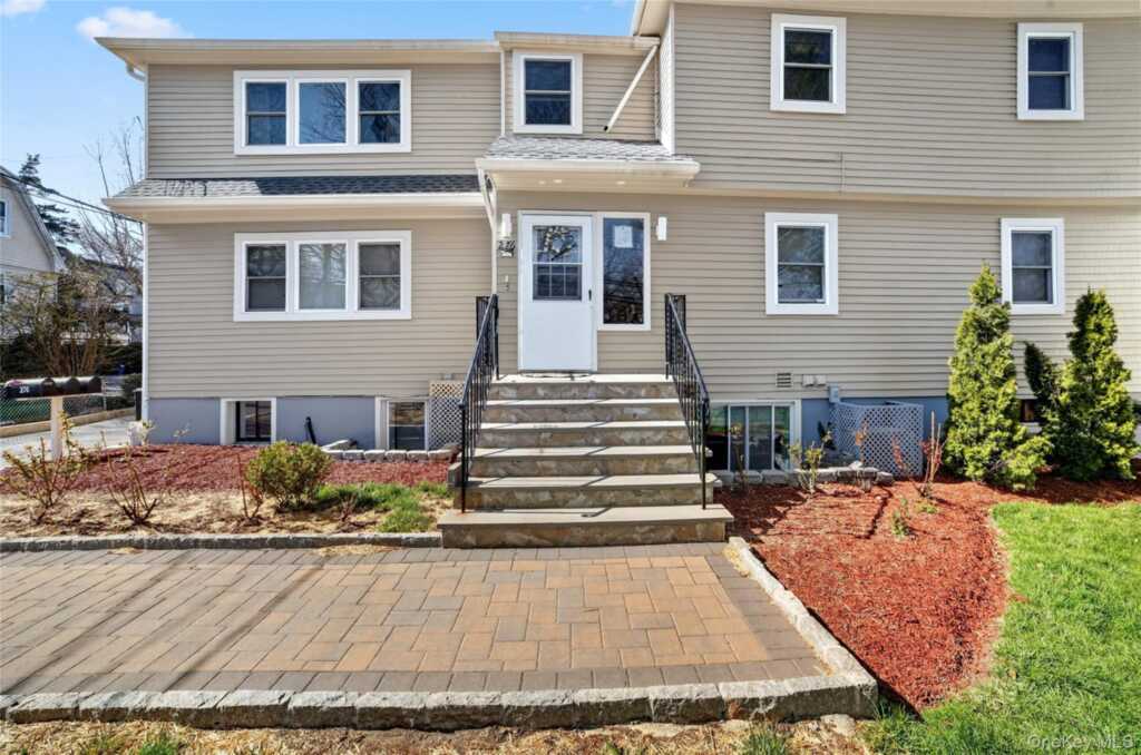 276 5th Avenue, New Rochelle, NY 10801 - Photo 4 of 40