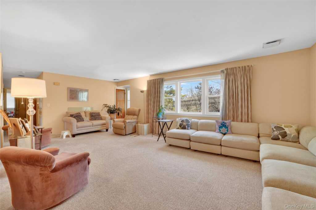 276 5th Avenue, New Rochelle, NY 10801 - Photo 6 of 40