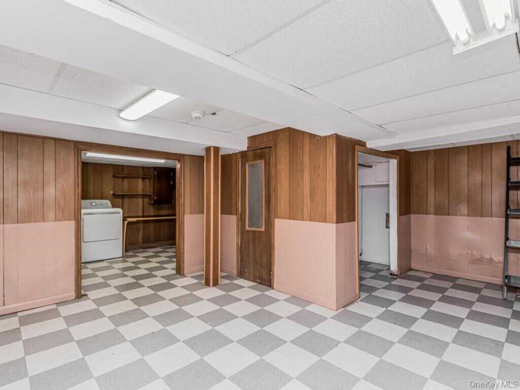 42 Tower Hill Drive, Rye, NY 10573 - Photo 16 of 41