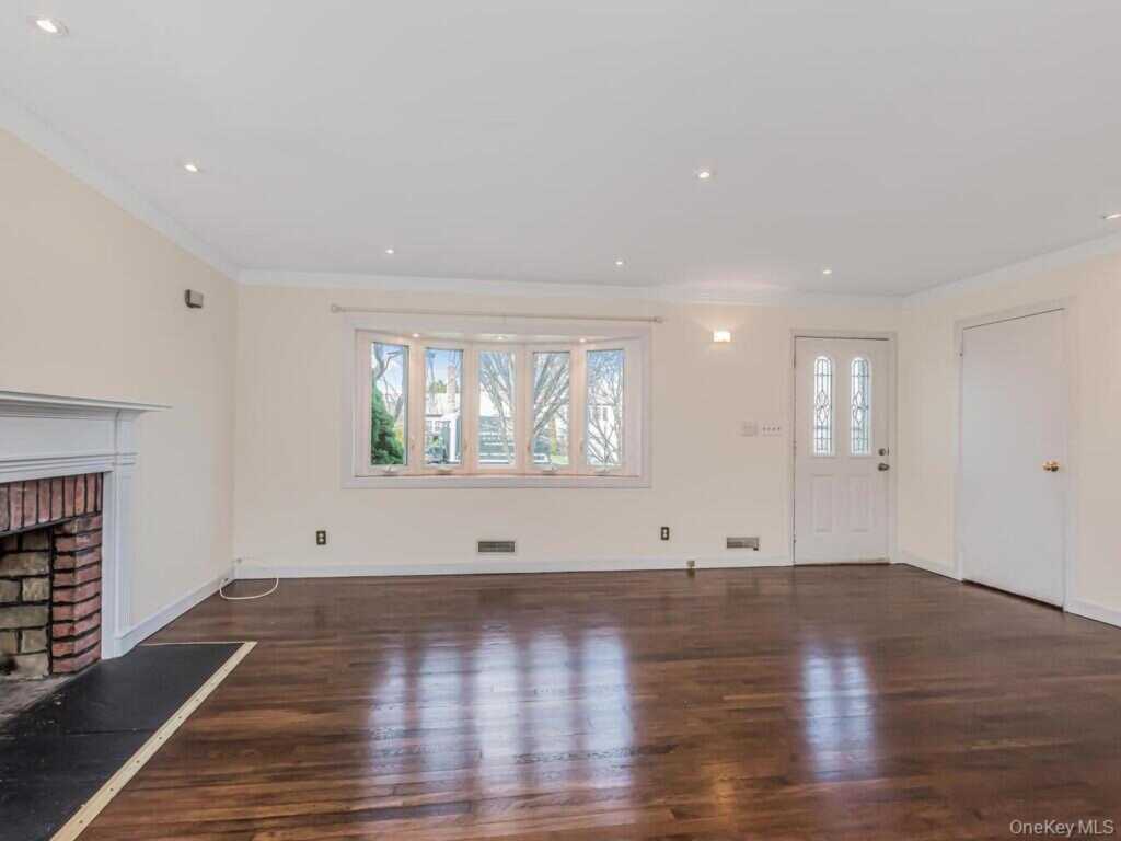 42 Tower Hill Drive, Rye, NY 10573 - Photo 7 of 41