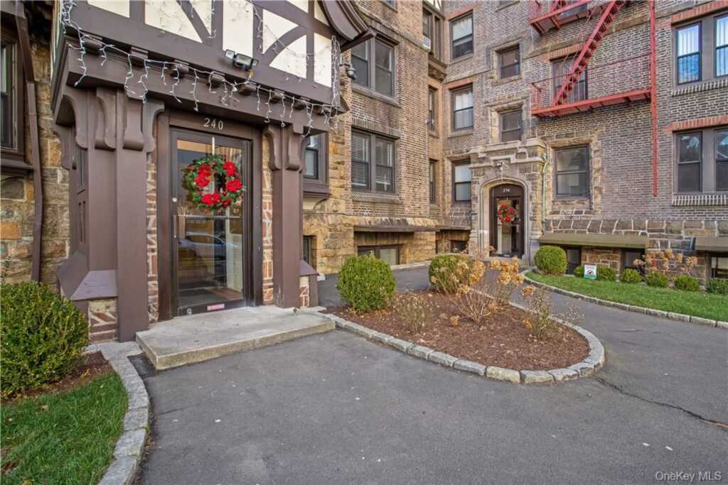 240 Martine Avenue, Unit #4G, White Plains, NY 10601