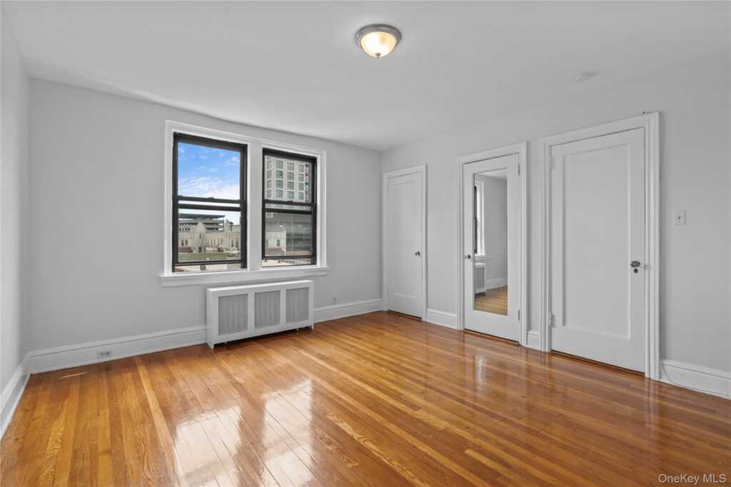 240 Martine Avenue, Unit #4G, White Plains, NY 10601 - Photo 12 of 21