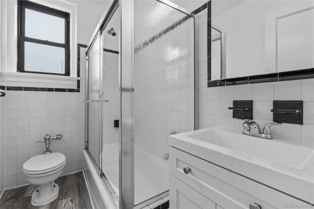 240 Martine Avenue, Unit #4G, White Plains, NY 10601 - Photo 13 of 21