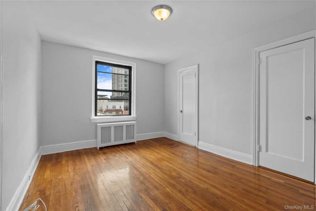 240 Martine Avenue, Unit #4G, White Plains, NY 10601 - Photo 14 of 21