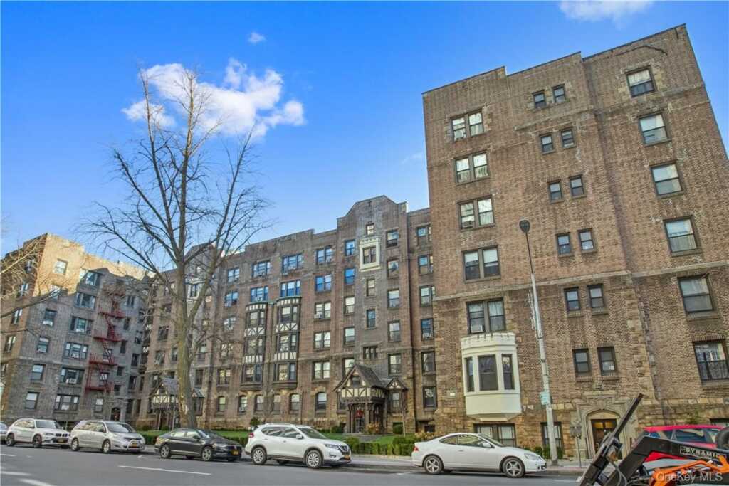 240 Martine Avenue, Unit #4G, White Plains, NY 10601 - Photo 20 of 21