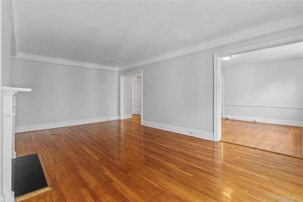 240 Martine Avenue, Unit #4G, White Plains, NY 10601 - Photo 4 of 21