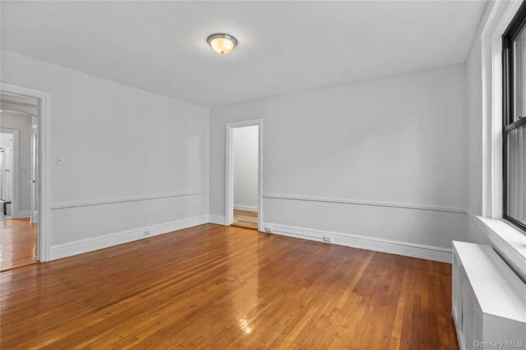 240 Martine Avenue, Unit #4G, White Plains, NY 10601 - Photo 5 of 21
