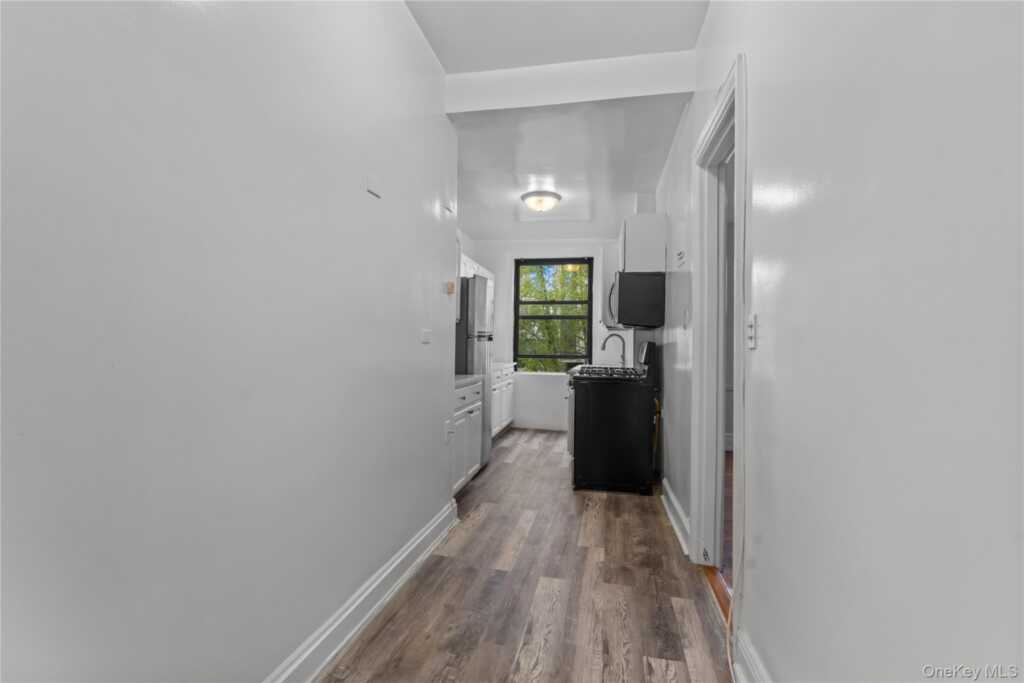 240 Martine Avenue, Unit #4G, White Plains, NY 10601 - Photo 9 of 21