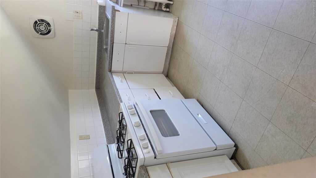 76 Church Street, Nanuet, NY 10954 - Photo 4 of 10