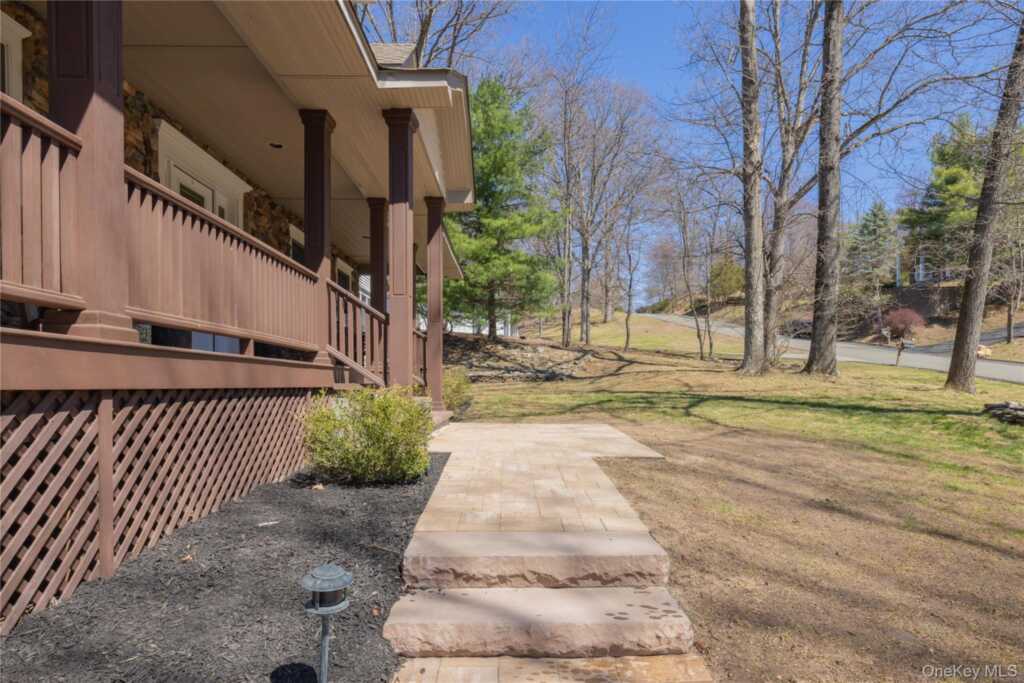 4 Cristin Court, Stony Point, NY 10980 - Photo 3 of 28