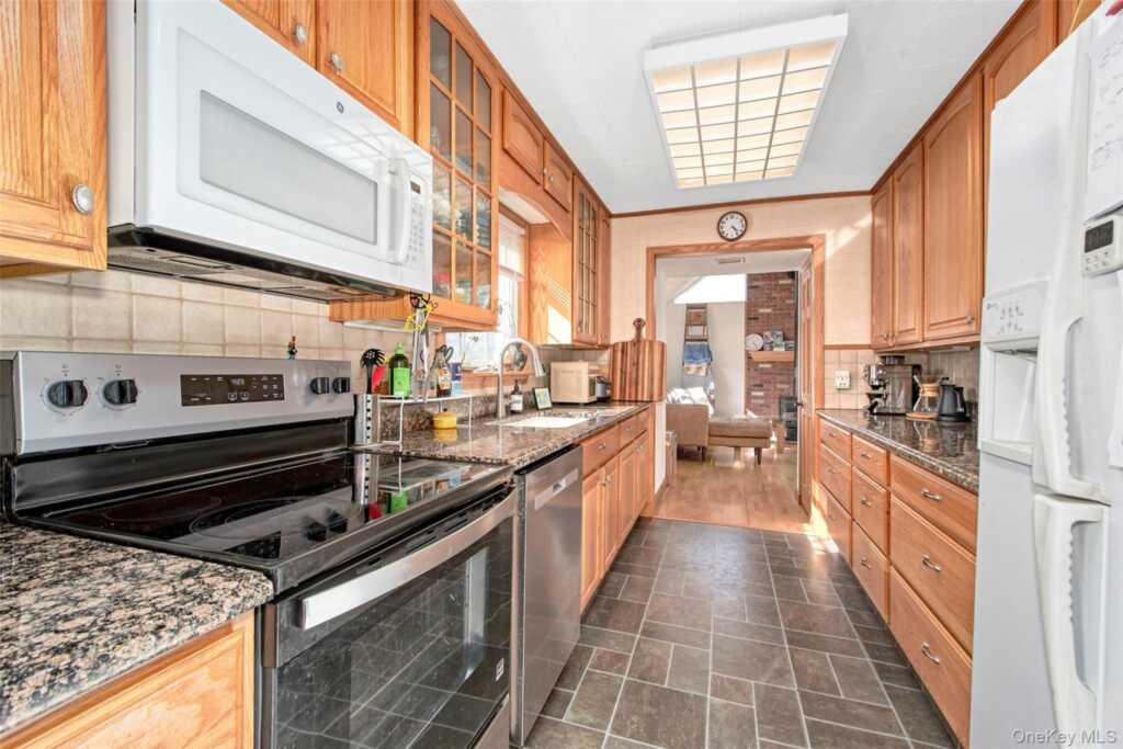 22 Ridgeland Terrace, Rye, NY 10580 - Photo 16 of 19