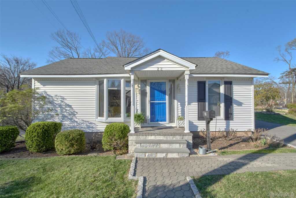 22 Ridgeland Terrace, Rye, NY 10580 - Photo 2 of 19