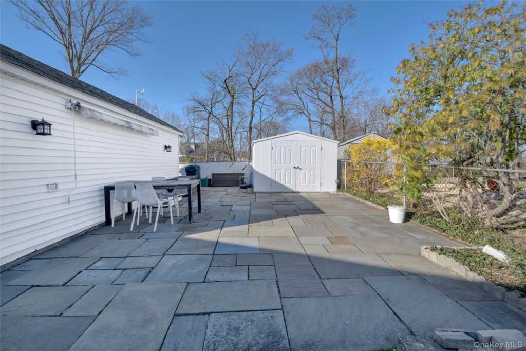 22 Ridgeland Terrace, Rye, NY 10580 - Photo 4 of 19