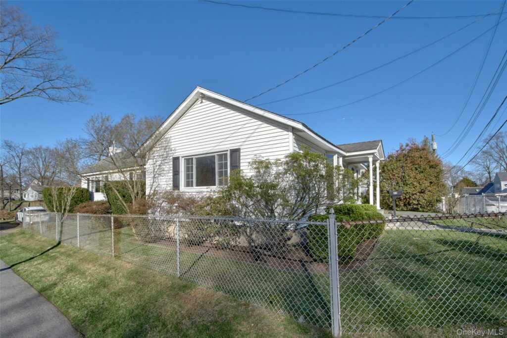 22 Ridgeland Terrace, Rye, NY 10580 - Photo 5 of 19