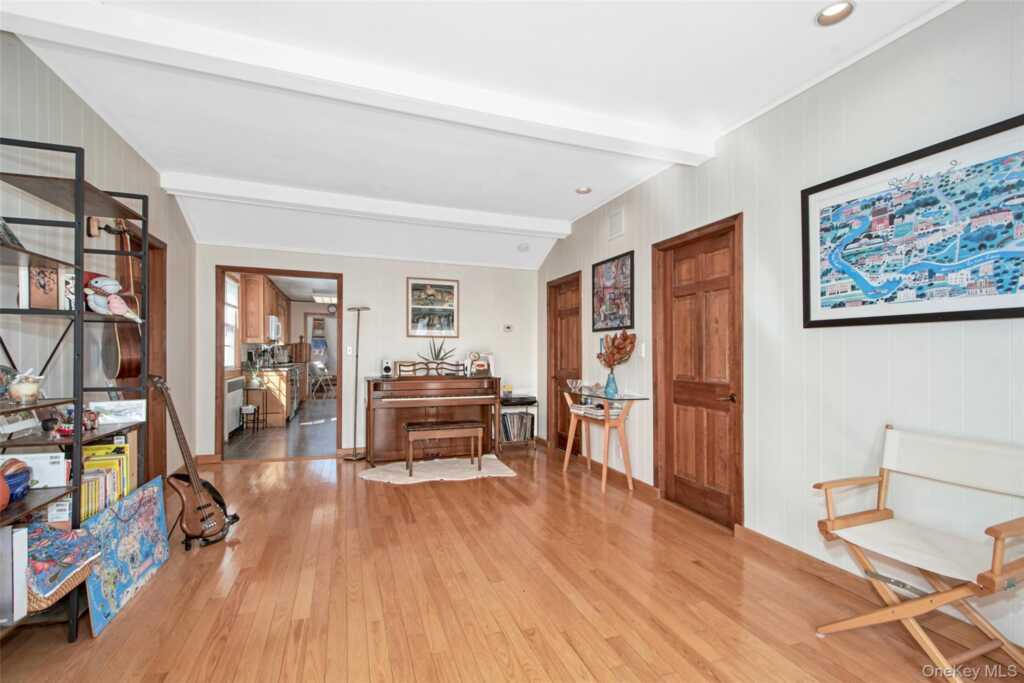 22 Ridgeland Terrace, Rye, NY 10580 - Photo 6 of 19