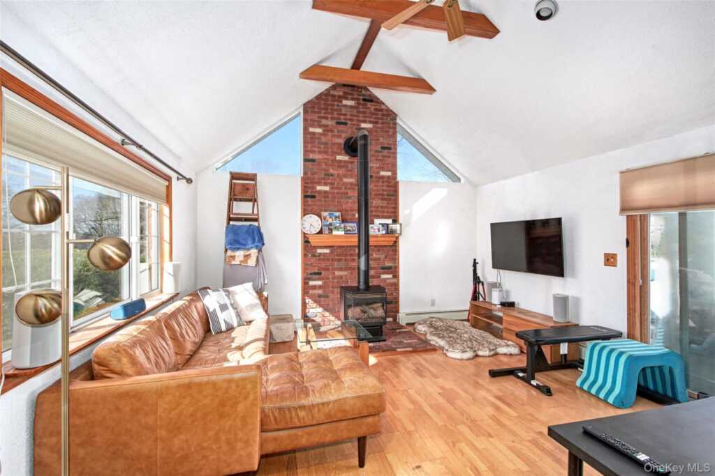 22 Ridgeland Terrace, Rye, NY 10580 - Photo 8 of 19