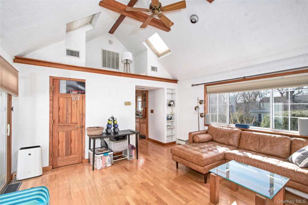 22 Ridgeland Terrace, Rye, NY 10580 - Photo 9 of 19