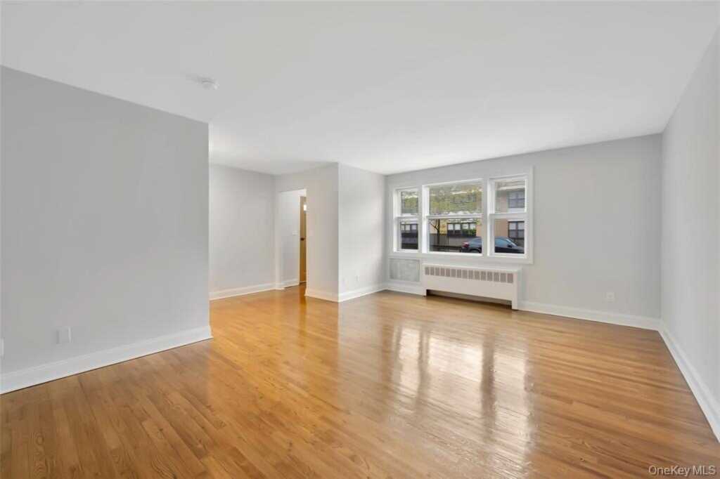 504 Pelham Road, New Rochelle, NY 10805 - Photo 12 of 26