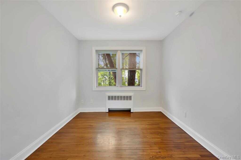504 Pelham Road, New Rochelle, NY 10805 - Photo 13 of 26