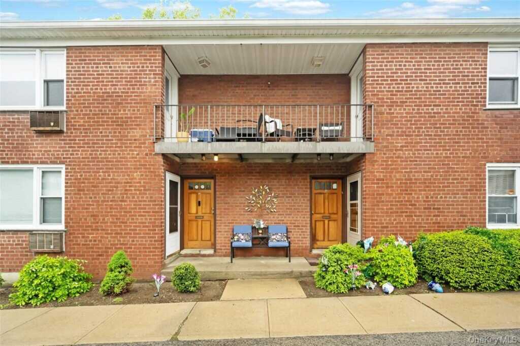 504 Pelham Road, New Rochelle, NY 10805 - Photo 2 of 26