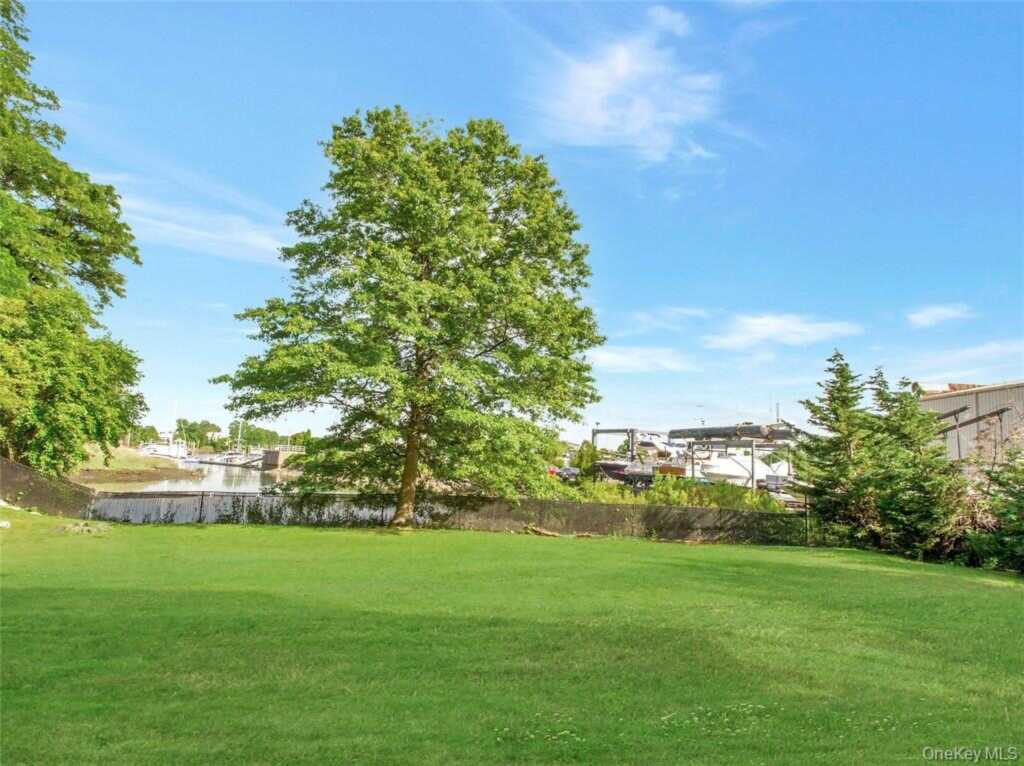 504 Pelham Road, New Rochelle, NY 10805 - Photo 20 of 26