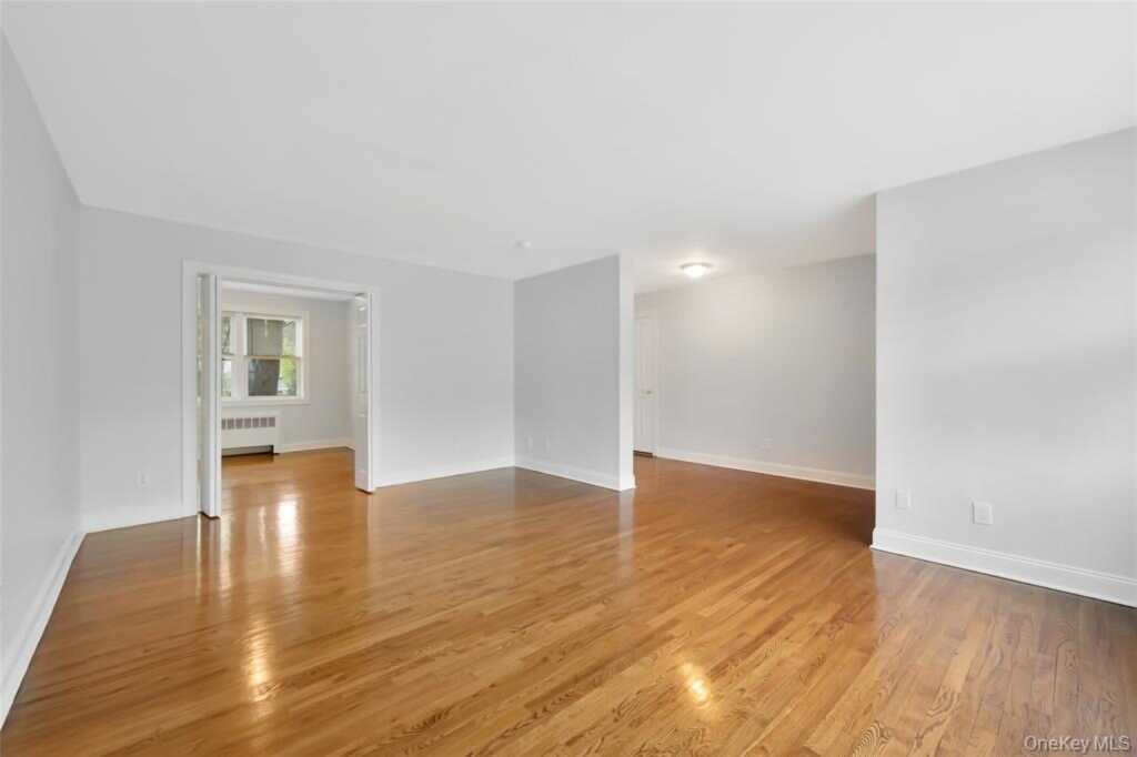 504 Pelham Road, New Rochelle, NY 10805 - Photo 8 of 26