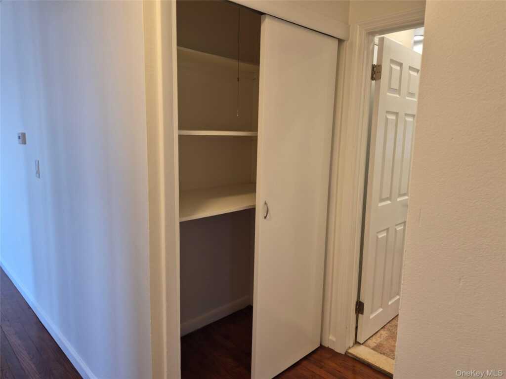 27 Oakwood Drive, Nyack, NY 10960 - Photo 10 of 20