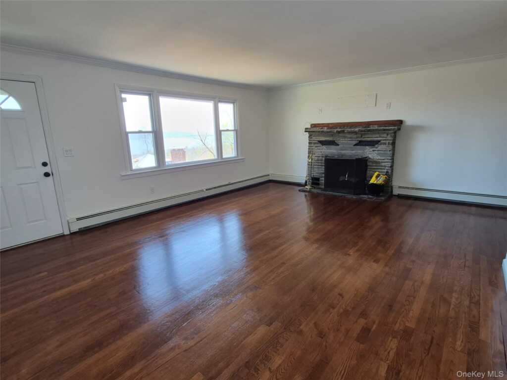 27 Oakwood Drive, Nyack, NY 10960 - Photo 5 of 20