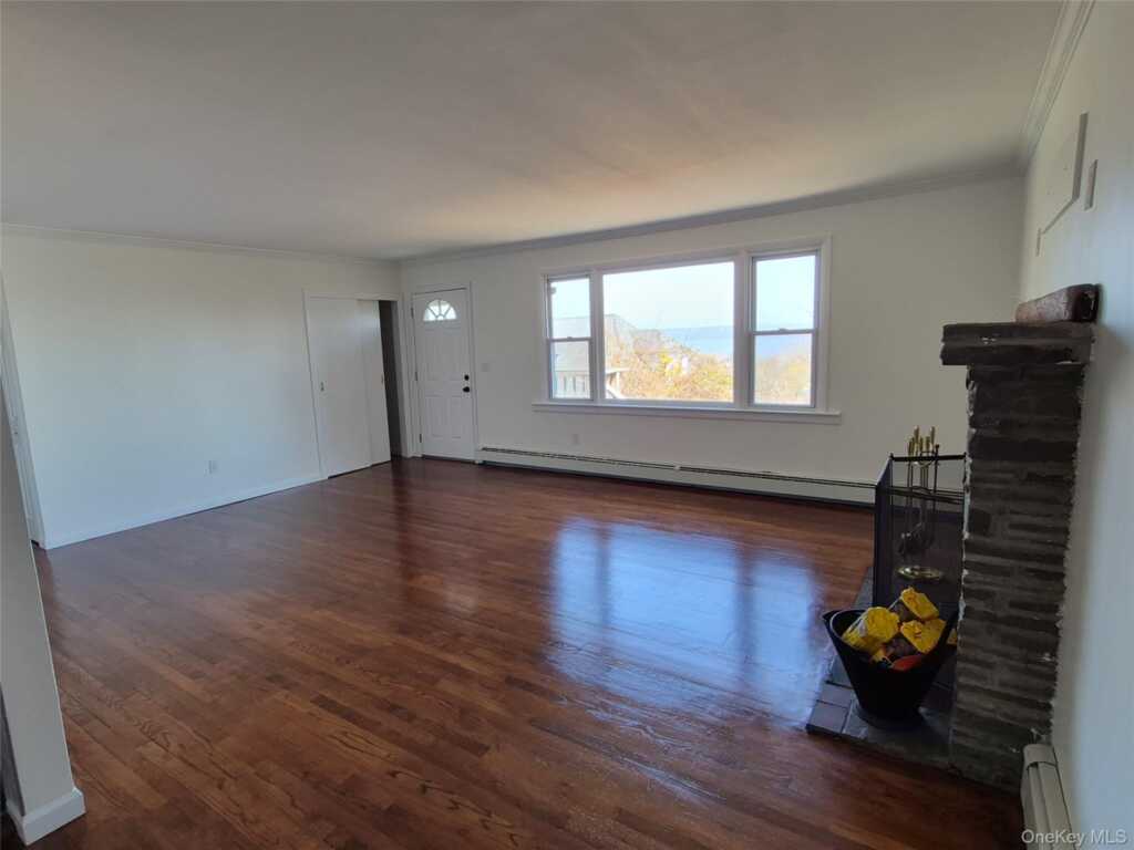 27 Oakwood Drive, Nyack, NY 10960 - Photo 6 of 20