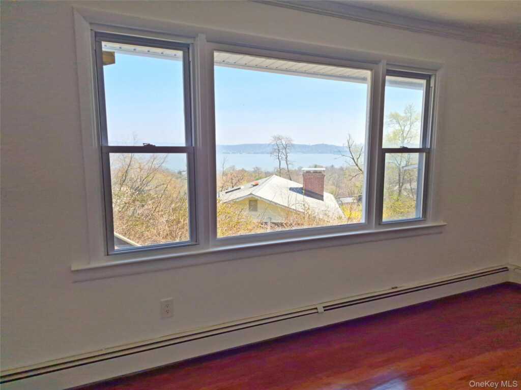 27 Oakwood Drive, Nyack, NY 10960 - Photo 7 of 20