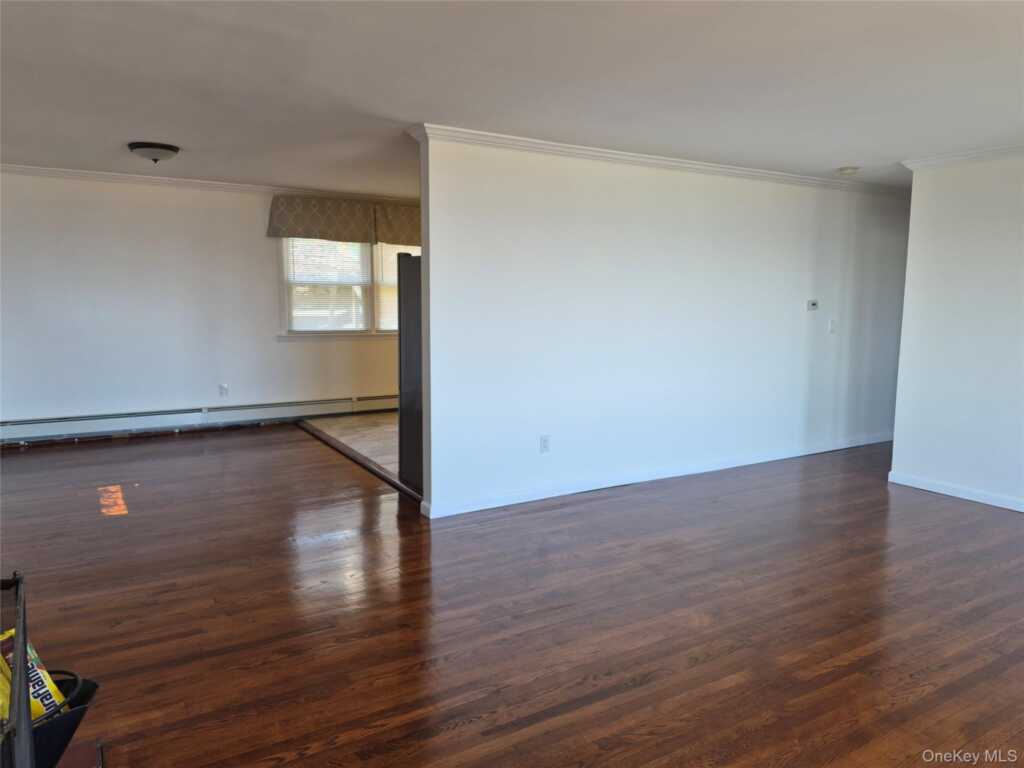 27 Oakwood Drive, Nyack, NY 10960 - Photo 9 of 20