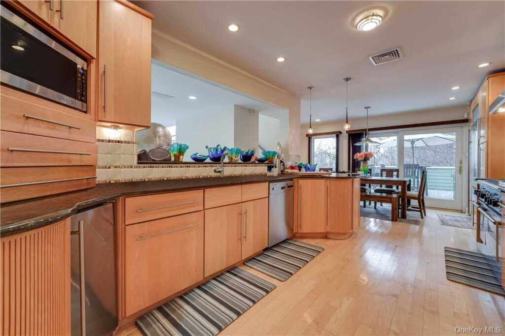 910 Route 9w, Nyack, NY 10960 - Photo 18 of 36